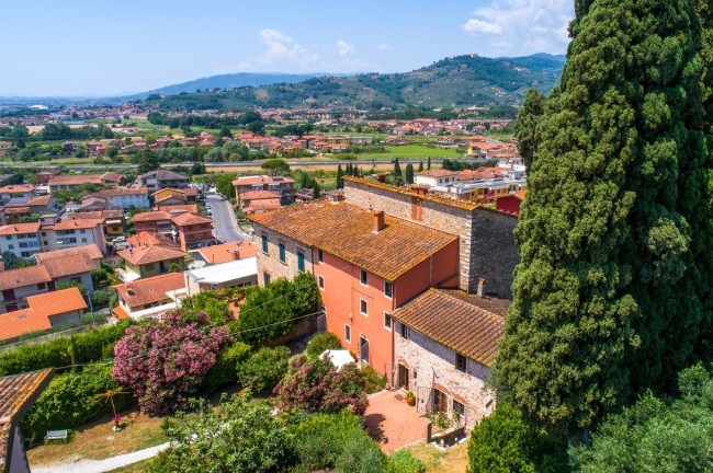Cascina/Casale in vendita a Monsummano Terme