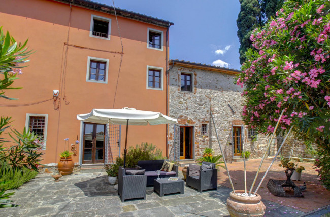 Cascina/Casale in vendita a Monsummano Terme