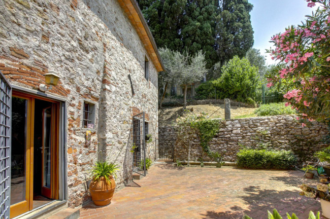 Cascina/Casale in vendita a Monsummano Terme