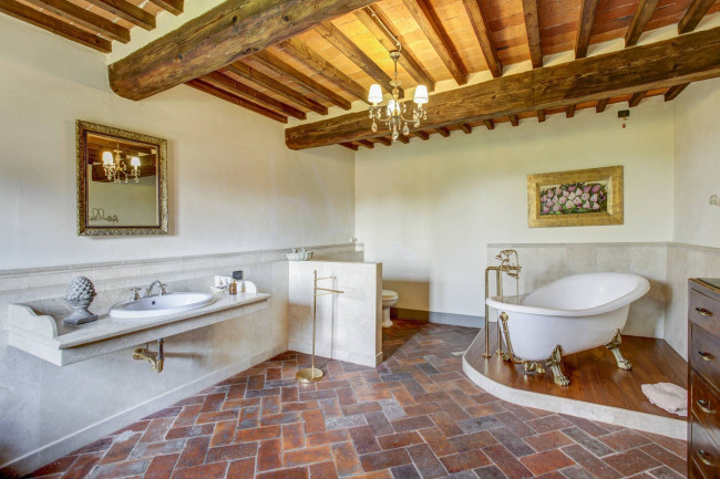 Cascina/Casale in vendita a Monsummano Terme
