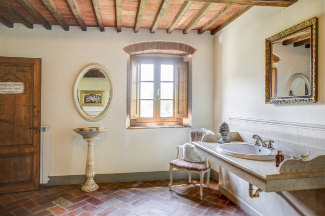 Cascina/Casale in vendita a Monsummano Terme