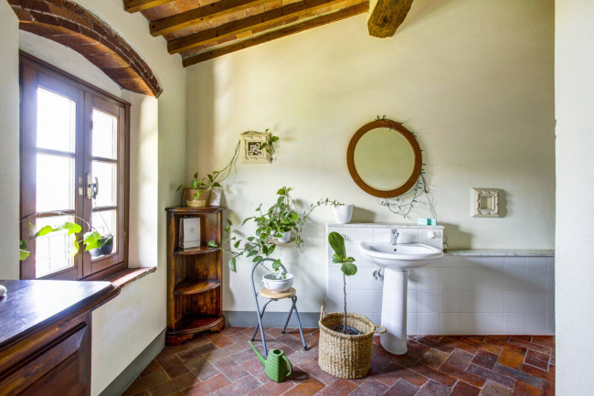 Cascina/Casale in vendita a Monsummano Terme