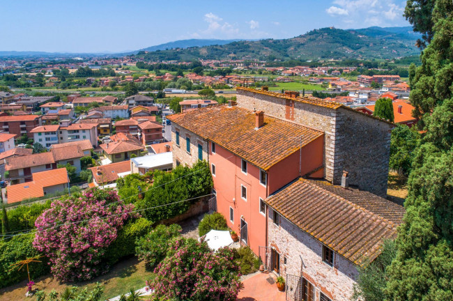 Cascina/Casale in vendita a Monsummano Terme