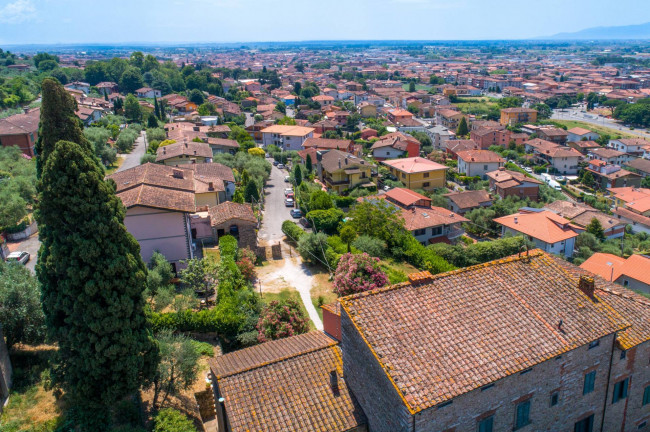 Cascina/Casale in vendita a Monsummano Terme