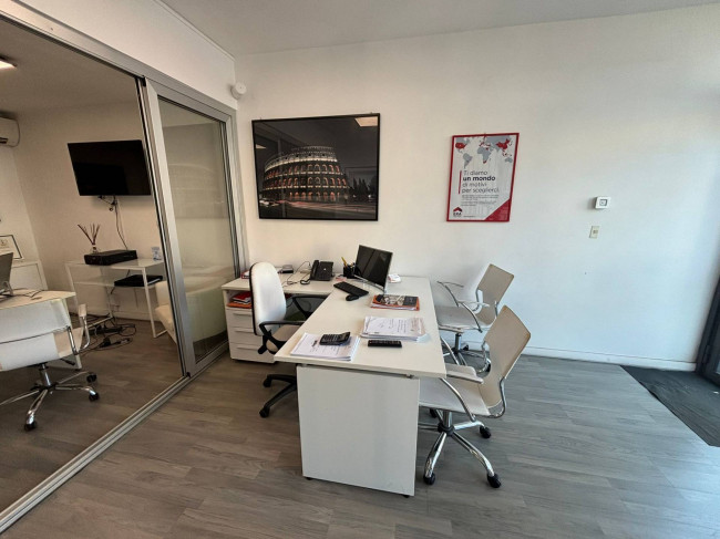 Locale Commerciale in affitto a Roma