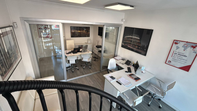 Locale Commerciale in affitto a Roma