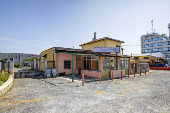 Cascina/Casale in vendita a Pomezia