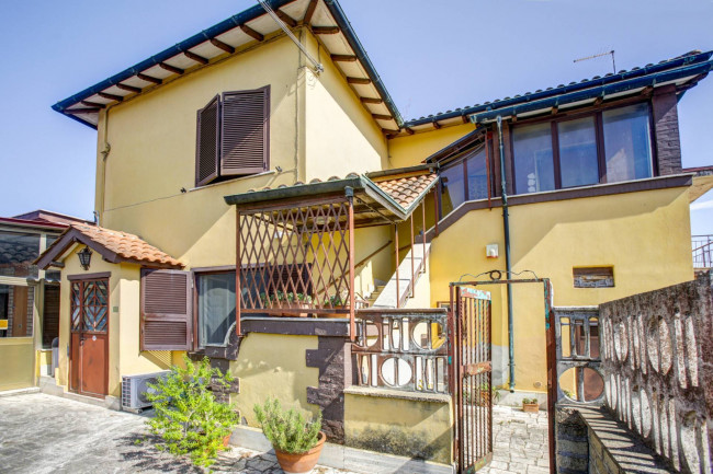Cascina/Casale in vendita a Pomezia