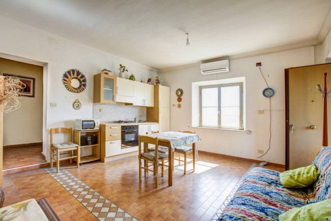 Cascina/Casale in vendita a Pomezia