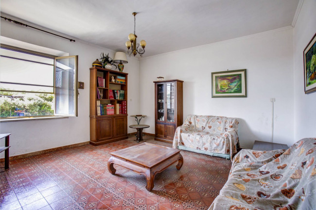 Cascina/Casale in vendita a Pomezia