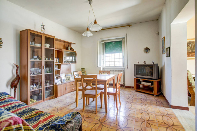 Cascina/Casale in vendita a Pomezia