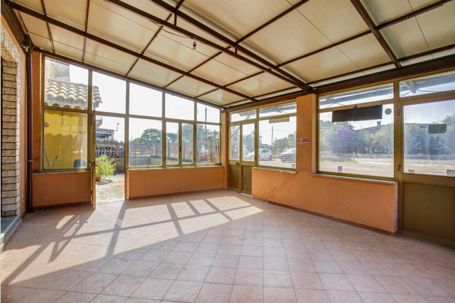 Cascina/Casale in vendita a Pomezia