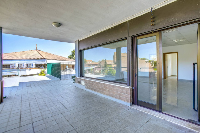 Locale Commerciale in vendita a Roma