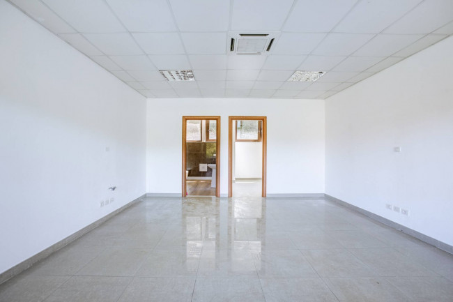 Locale Commerciale in vendita a Roma