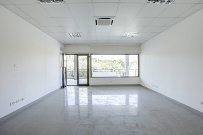 Locale Commerciale in vendita a Roma