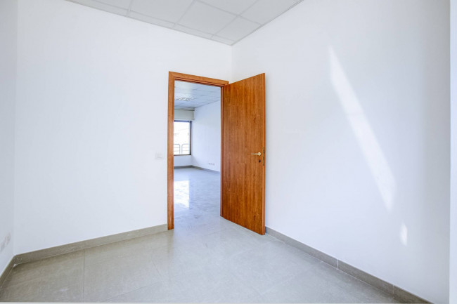 Locale Commerciale in vendita a Roma