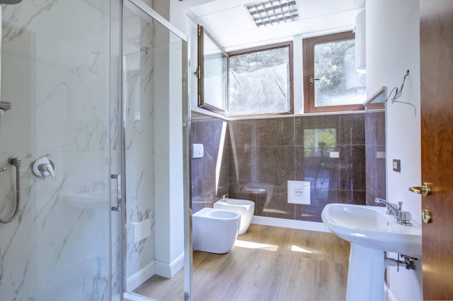 Locale Commerciale in vendita a Roma