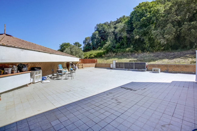 Locale Commerciale in vendita a Roma