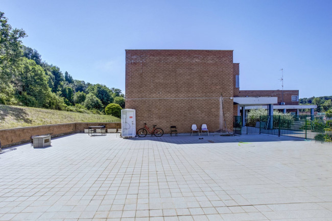 Locale Commerciale in vendita a Roma