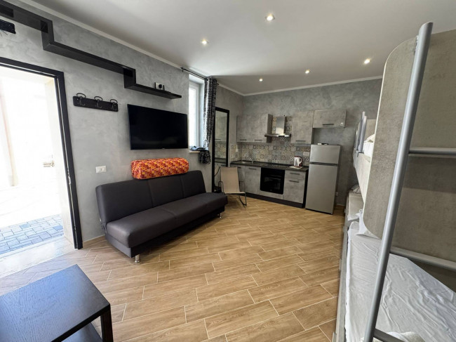 Magazzino in vendita a Fiumicino