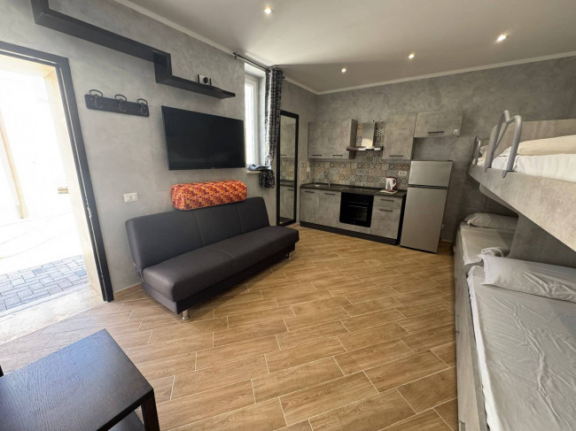 Magazzino in vendita a Fiumicino