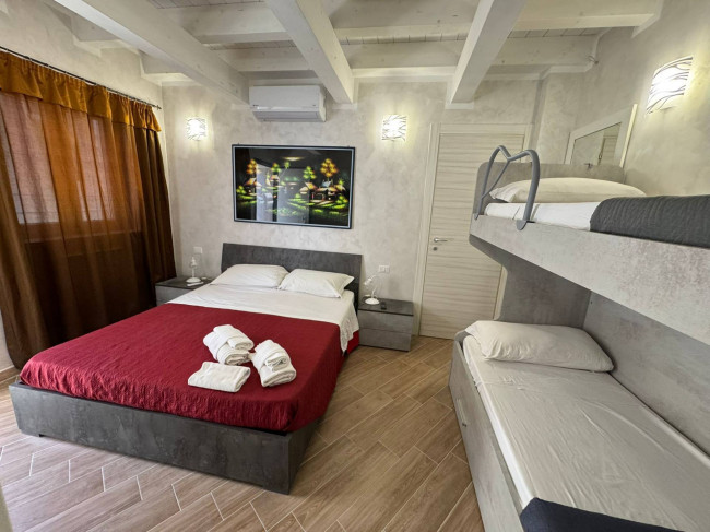 Magazzino in vendita a Fiumicino