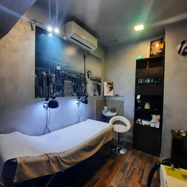 Locale Commerciale in vendita a Roma