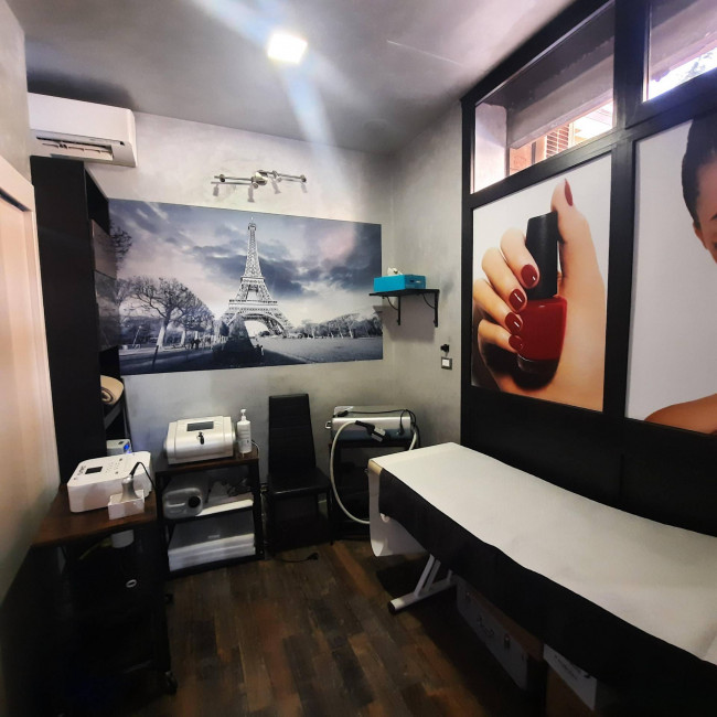 Locale Commerciale in vendita a Roma