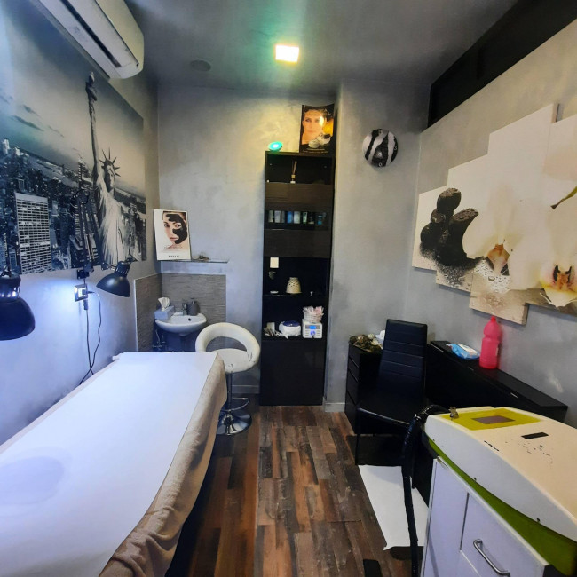 Locale Commerciale in vendita a Roma