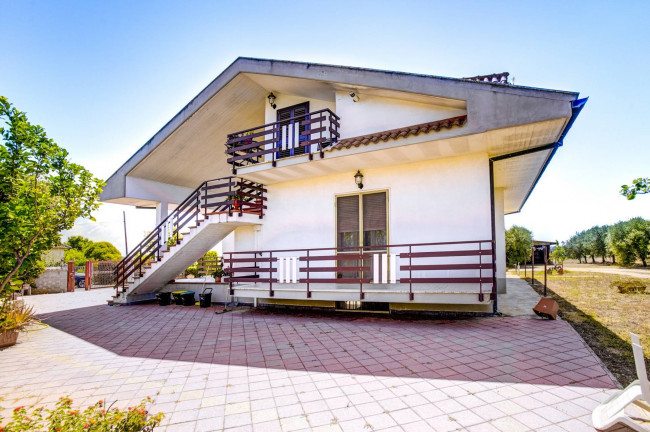 Villa singola in vendita a Pomezia