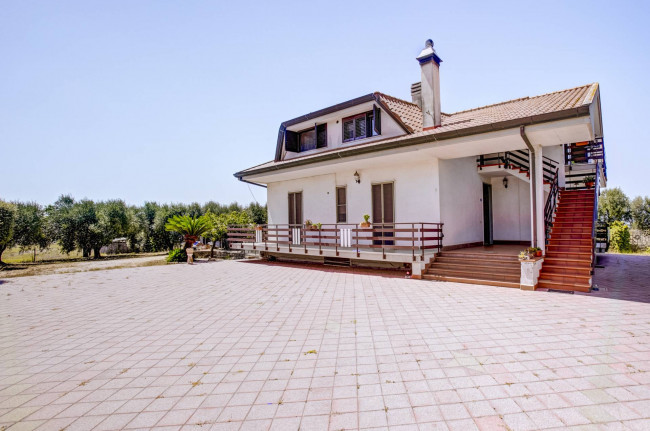 Villa singola in vendita a Pomezia