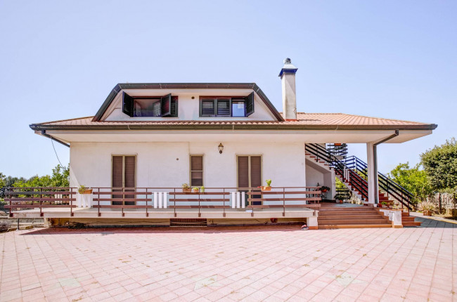 Villa singola in vendita a Pomezia