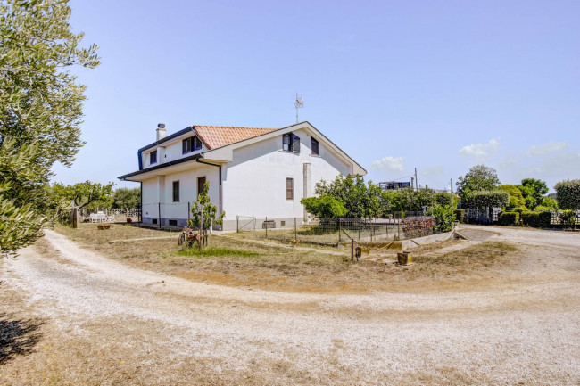 Villa singola in vendita a Pomezia