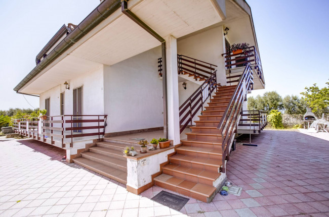 Villa singola in vendita a Pomezia