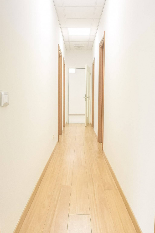 Locale Commerciale in vendita a Pomezia