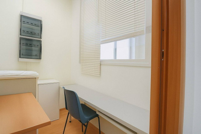 Locale Commerciale in vendita a Pomezia