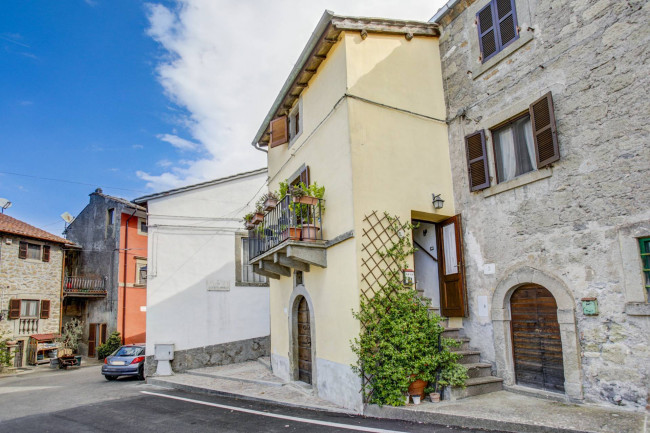 Casa Indipendente in vendita a Soriano nel Cimino