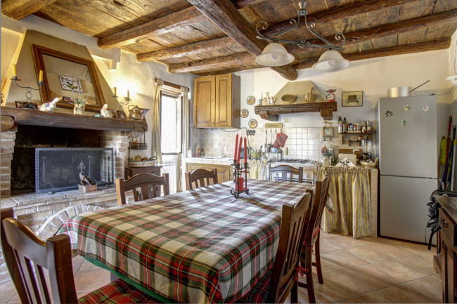 Casa Indipendente in vendita a Soriano nel Cimino