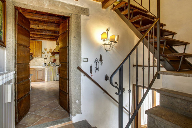 Casa Indipendente in vendita a Soriano nel Cimino