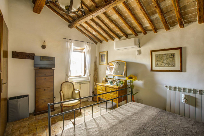 Casa Indipendente in vendita a Soriano nel Cimino