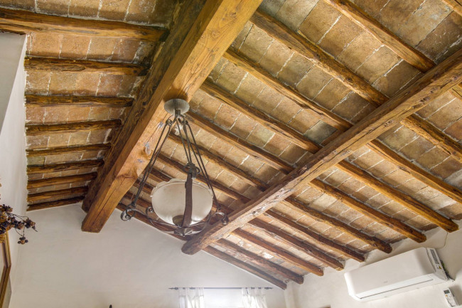 Casa Indipendente in vendita a Soriano nel Cimino