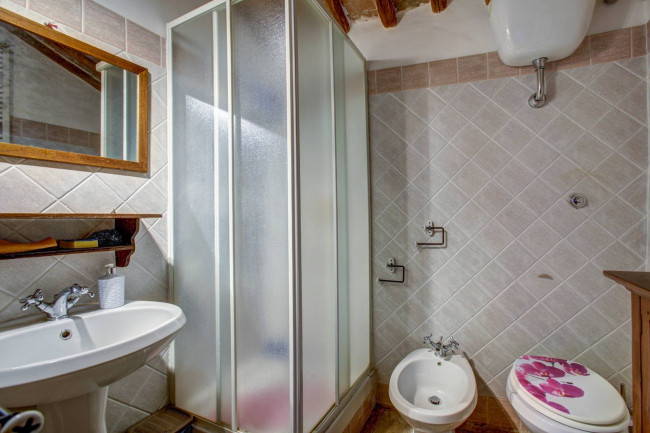 Casa Indipendente in vendita a Soriano nel Cimino