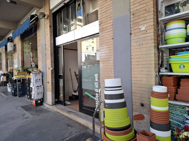 Locale Commerciale in vendita a Roma