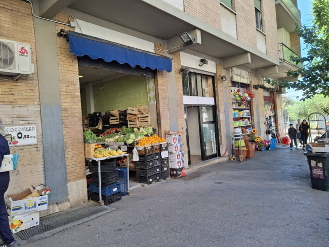 Locale Commerciale in vendita a Roma