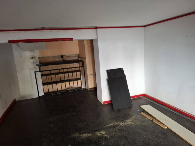 Locale Commerciale in vendita a Roma