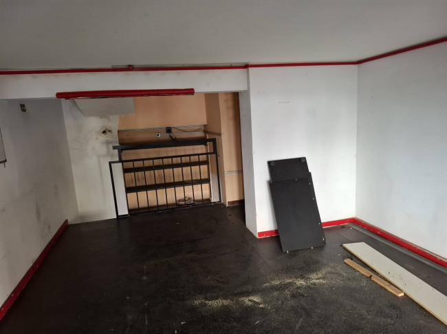 Locale Commerciale in vendita a Roma