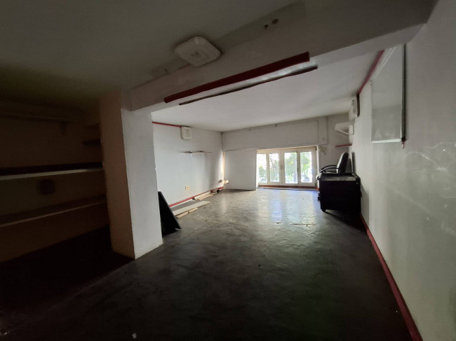 Locale Commerciale in vendita a Roma