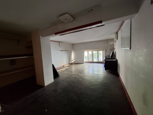 Locale Commerciale in vendita a Roma