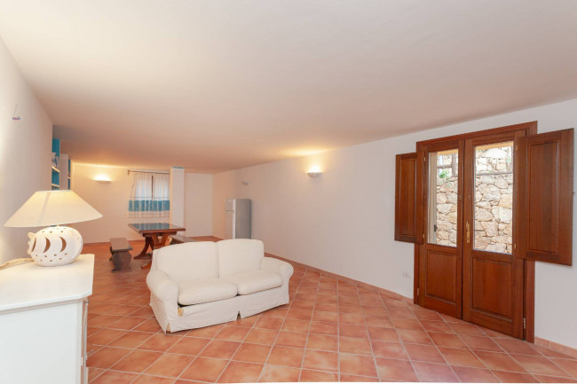 Villa bifamiliare in vendita a San Teodoro