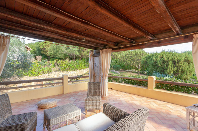 Villa bifamiliare in vendita a San Teodoro